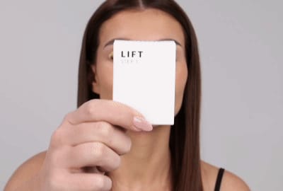 Malli levittää Vaihe 1 - Lift ripsilleen